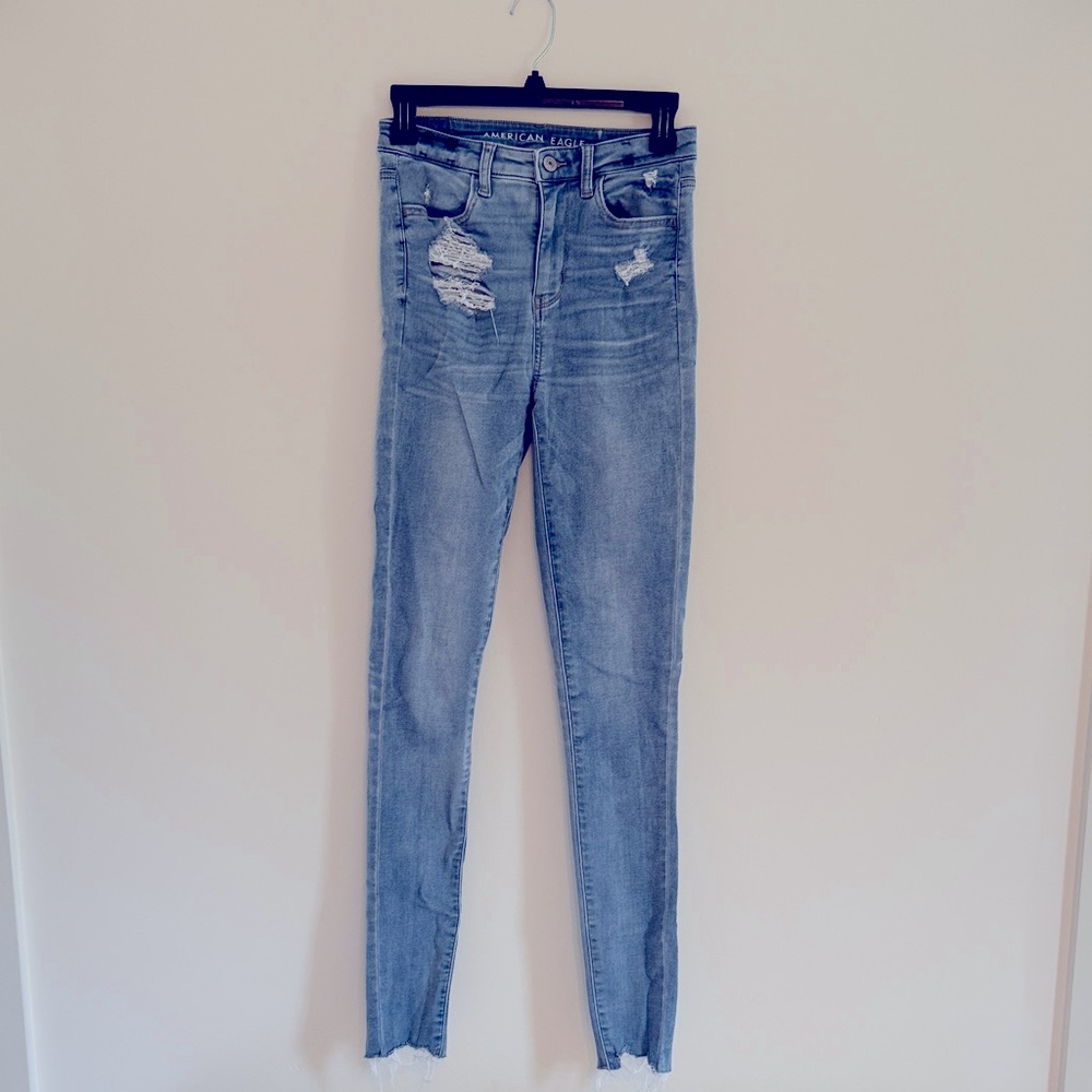 American Eagle Outfitters Light Blue Distressed Skinny Jeans